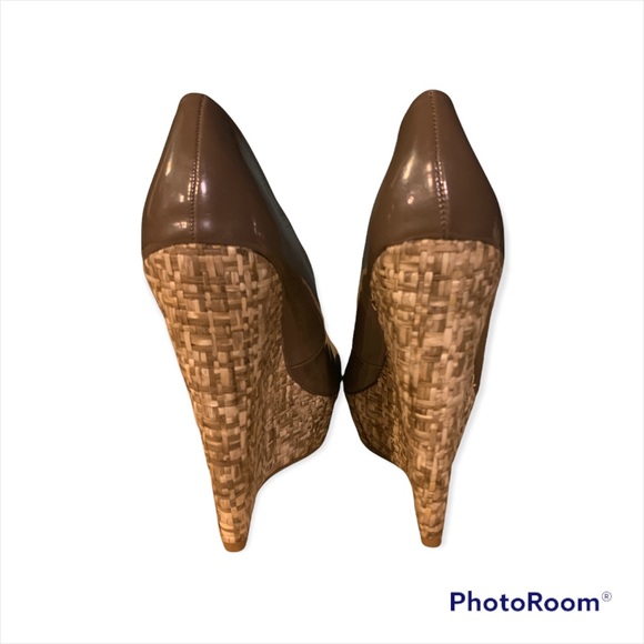 Steve Madden Platform Wedge Beige Patent Leather/Basket Weave Women’s S 8 NWOB - Picture 8 of 11